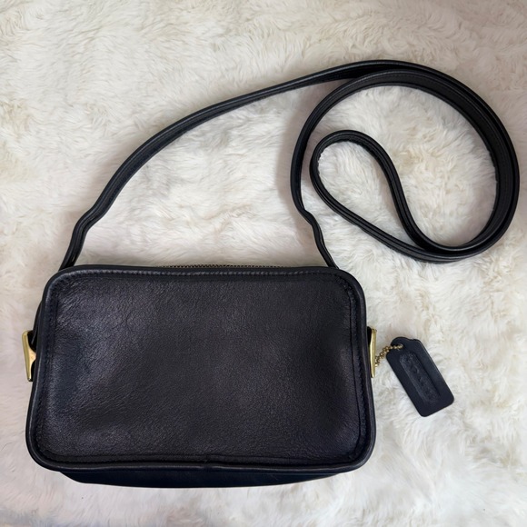 Coach Handbags - Vintage Coach Legacy 9167 Black Glove Tanned Leather Top of the Counter bag NYC